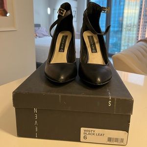 Steve Madden Black Pointy Wedges